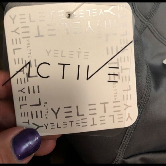 𝅺YELETE work out  Capri leggings - Picture 4 of 5